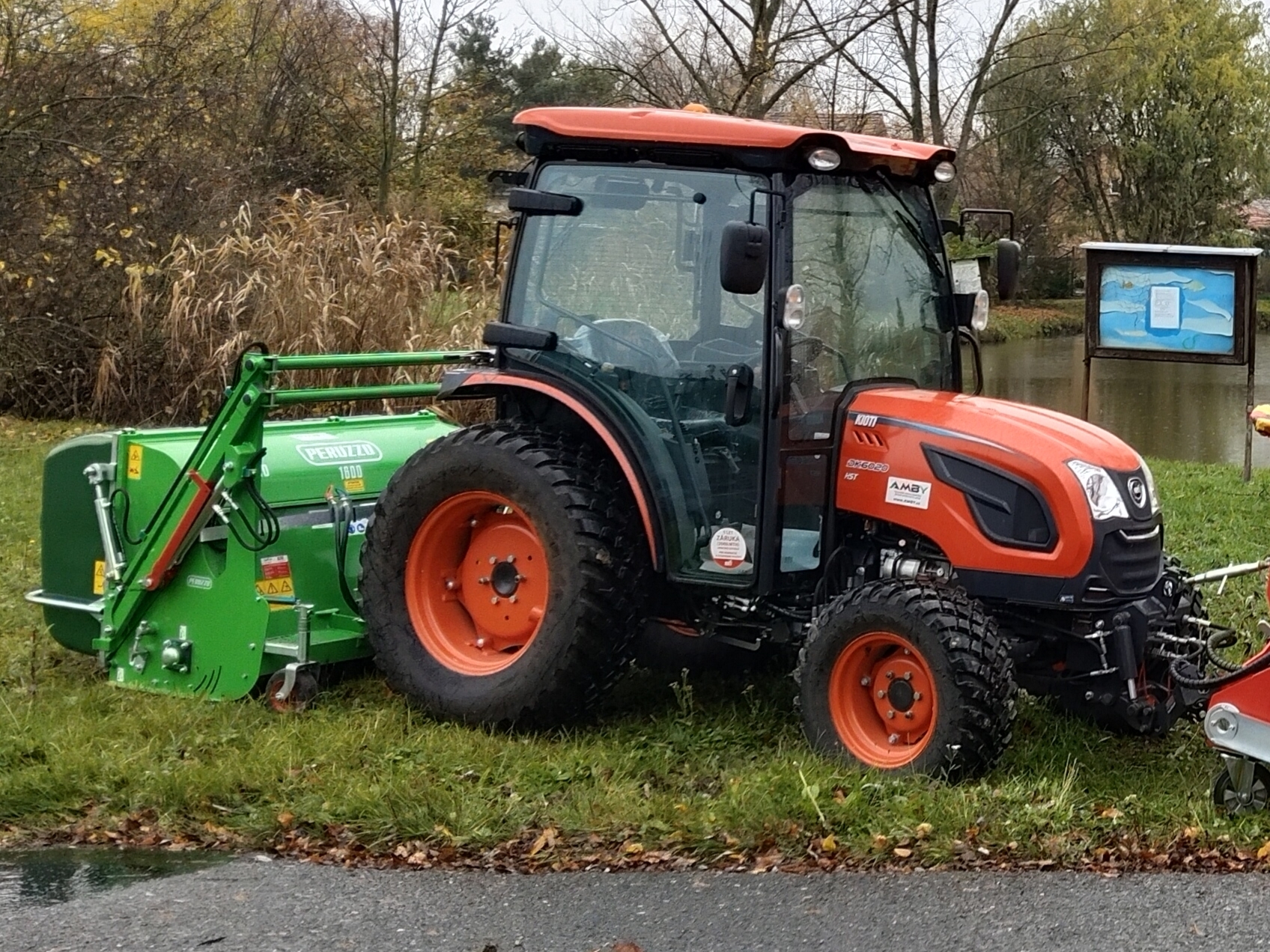 Malotraktor s příslušenstvím